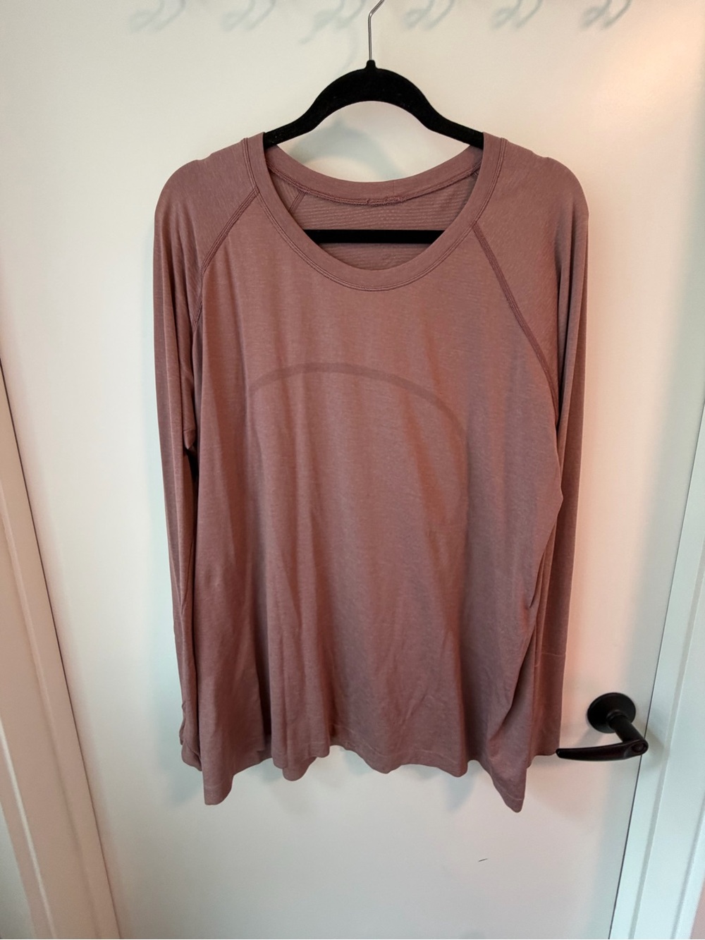 LULULEMON SWIFTLY TECH LONG-SLEEVE size 20 (SPICED CHAI)